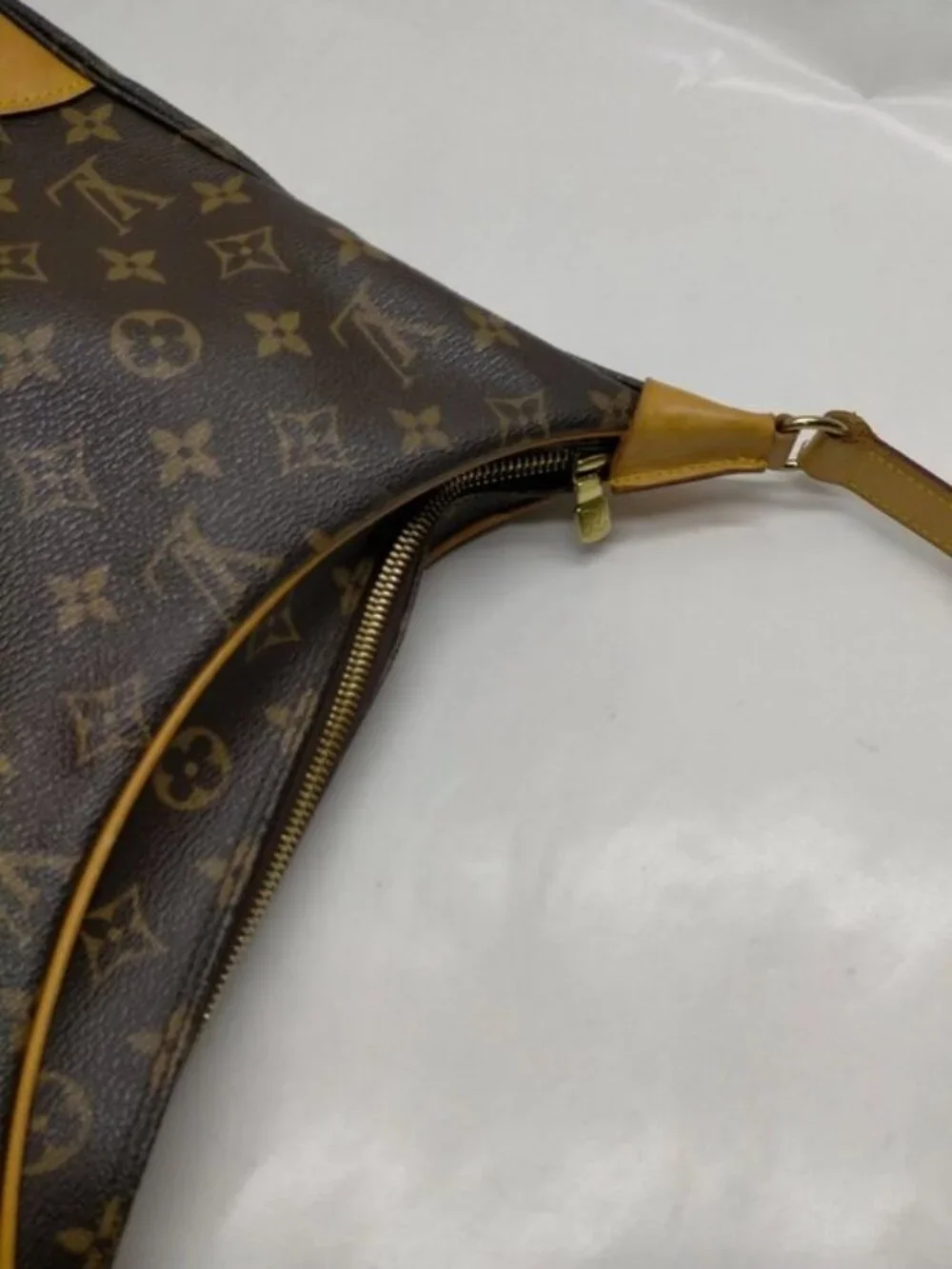 Authentic Louis Vuitton Boulogne 30 Monogram Canvas Shoulder Bag